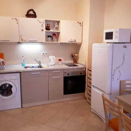 Royal Sun Complex ساني بيتش