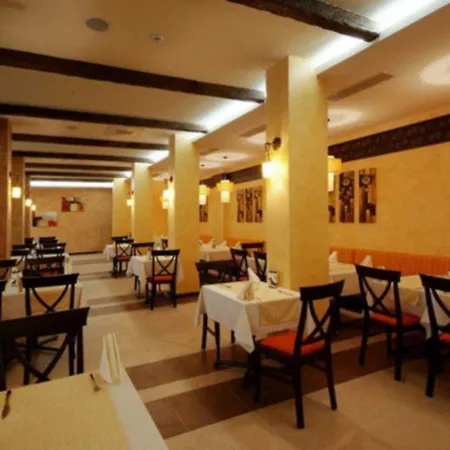 아파트호텔 Royal Sun Complex 3*